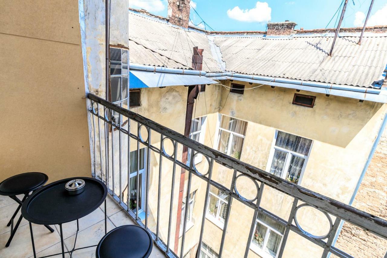 Near Park Franka Leilighet Lviv Eksteriør bilde